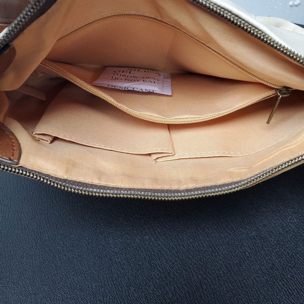 New Time and Tru Dayana Essential Crossbody Bag with Adjustable Strap Beige Tan - Picture 10 of 10